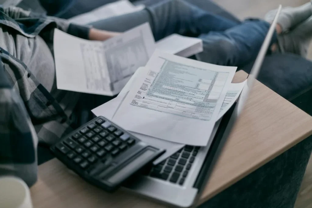 Chasing Unpaid Invoices? Here’s What UK Business Owners Need to Know